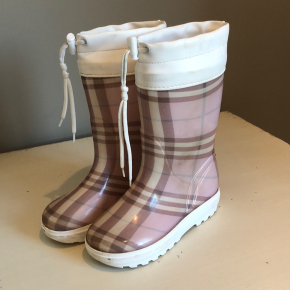 kids burberry wellies